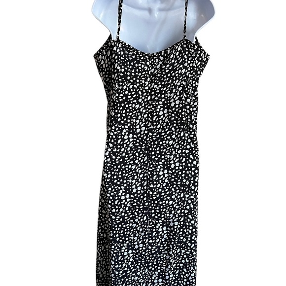 Black and White Print Dress | Side Ruching Detail - Picture 4 of 4